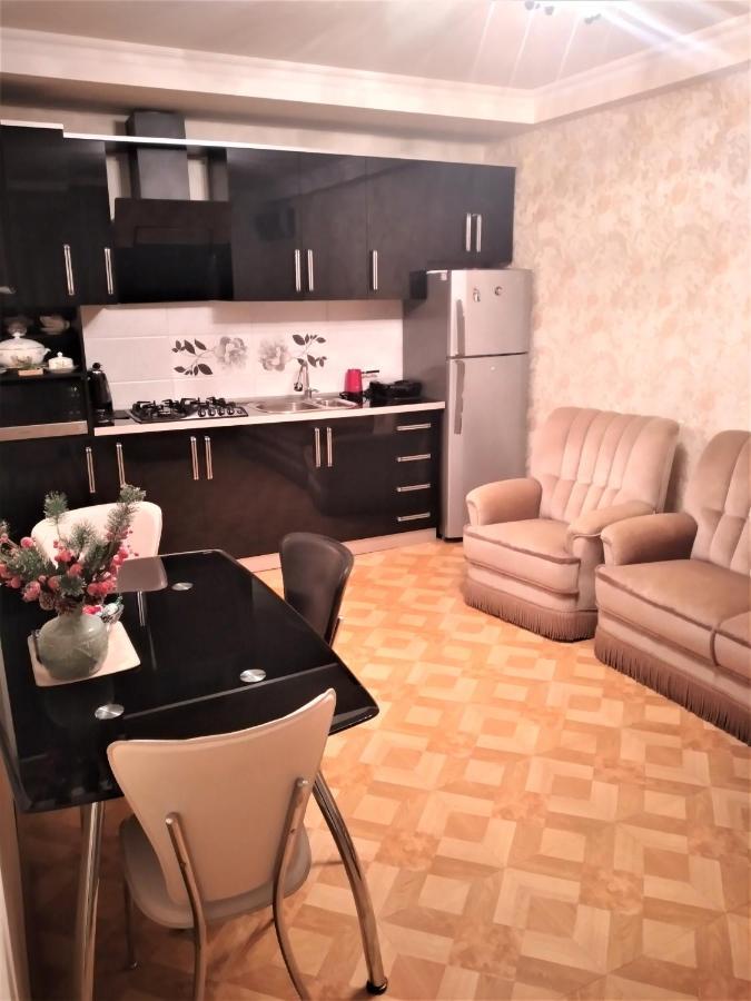 Izi'S Cozy Apartment 库塔伊西 外观 照片